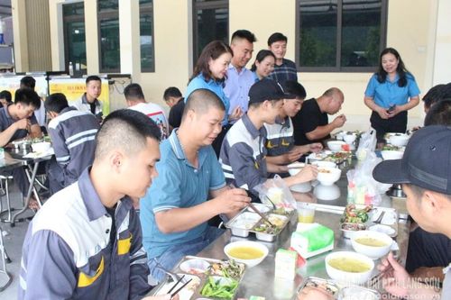 Quan tâm từng bữa ăn ca