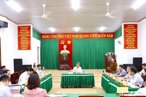 Phó Chủ tịch UBND tỉnh Lâm Đồng Nguyễn Minh kiểm tra hoạt động hành chính và quốc phòng – an ninh tại xã Quảng Sơn