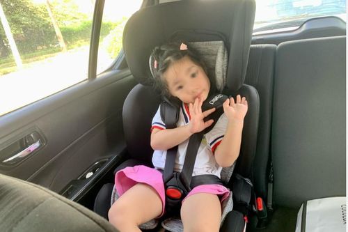 Chọn thiết bị an toàn cho trẻ em trên ô tô thế nào?
