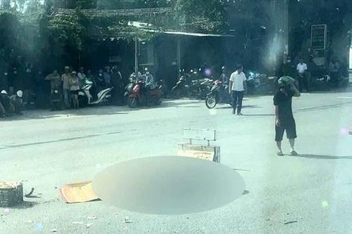 Va chạm xe tải trên quốc lộ 24C, người đi xe máy tử vong tại chỗ