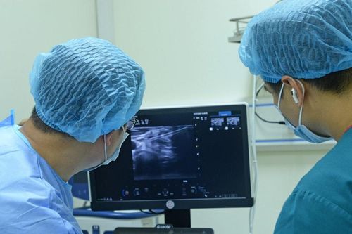 Lần đầu ứng dụng kỹ thuật đốt sóng cao tần điều trị hạch cổ tái phát sau mổ ung thư tuyến giáp