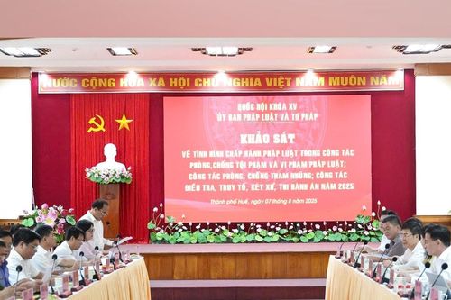 Đoàn khảo sát của Ủy ban Pháp luật và Tư pháp làm việc với UBND TP. Huế