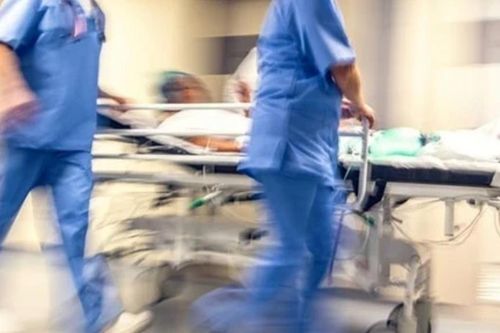 Thường xuyên sử dụng thuốc lá điện tử, nữ bệnh nhân ngừng tim liên tục