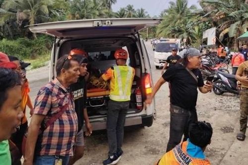 Xe mất phanh lao xuống khe núi khiến 8 người chết tại Philippines