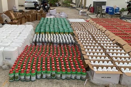 Điều tra mở rộng vụ vận chuyển trên 6.000 lít thuốc diệt cỏ, trừ sâu vào Việt Nam