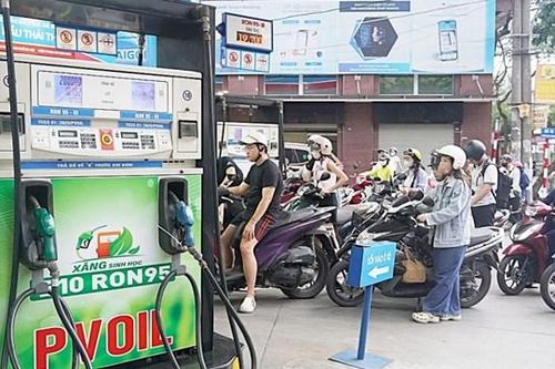 Thí điểm xăng E10: Cuộc chơi của các doanh nghiệp đầu ngành