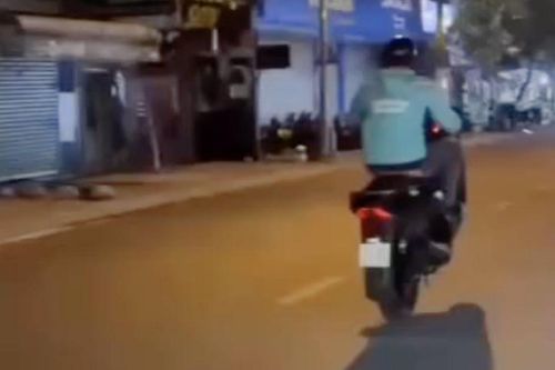 Cám cảnh thanh niên cho bạn mượn xe SH bốc đầu quay clip 'ha oai' trên mạng xã hội bị tịch thu xe, nộp tiền phạt