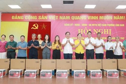 Phường Lĩnh Nam: 45 ngày đêm ra quân hỗ trợ chuyển đổi số