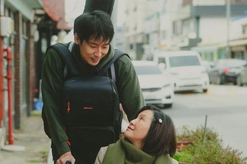 Xem 'Mang Mẹ Đi Bỏ' nhưng lại nhận về vô số khoảnh khắc chạm đến trái tim