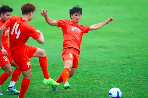 Chấn thương lại đeo bám Công Phượng