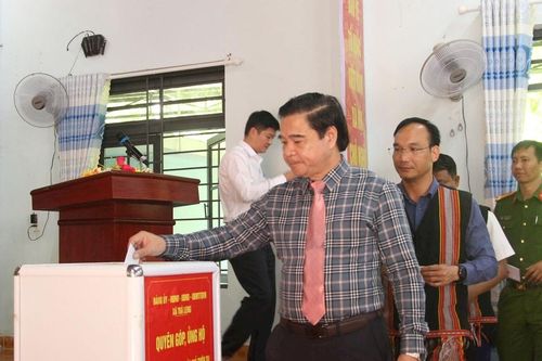 Đà Nẵng: Người dân vùng sạt lở Trà Leng thể hiện nghĩa cử 'tương thân, tương ái'