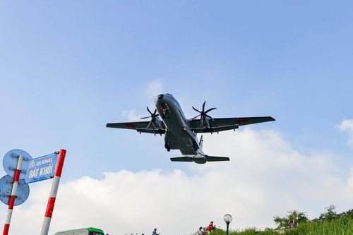 Phi đội máy bay vận tải Casa tập luyện trên bầu trời Hà Nội chuẩn bị cho đại lễ lớn