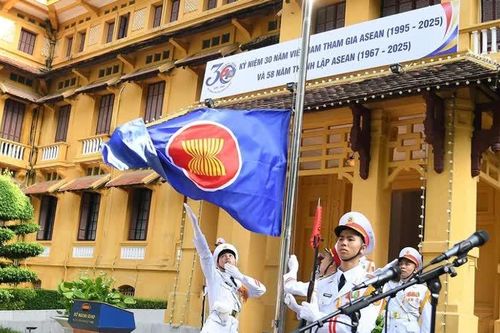 Lễ thượng cờ kỷ niệm 58 năm thành lập ASEAN