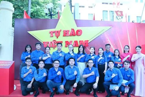 Tạo không gian để giới trẻ 'flex' tình yêu Tổ quốc theo cách riêng