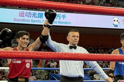 Nguyễn Trần Duy Nhất xuất sắc thắng cao thủ Trung Quốc 3-0, đoạt vé vào bán kết giải thế giới