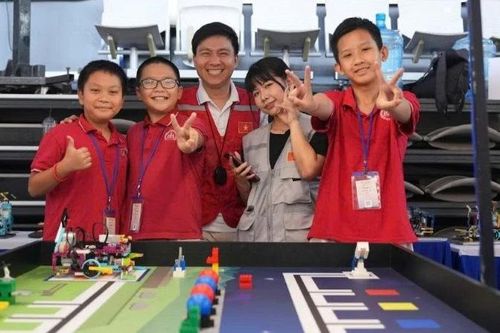 Tỏa sáng tài năng Robot Việt, hướng đến chung kết quốc tế tại Singapore