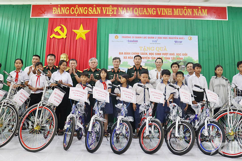 Trường Sĩ quan Lục quân 2 gắn bó nghĩa tình với nhân dân