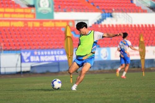 Công Phượng chấn thương
