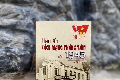 Hồi ức Tháng Tám 1945 qua những trang tư liệu sống động