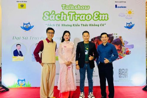 Ca sĩ Duyên Quỳnh làm đại sứ chương trình thiện nguyện 'Sách trao em'
