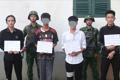 Gia Lai: Bắt quả tang 2 thanh niên vận chuyển ma túy đá