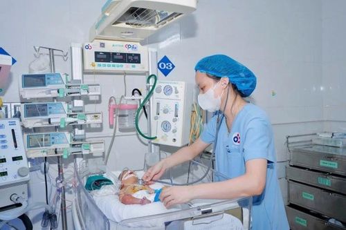 Chạy đua nghẹt thở với tử thần cứu bé 3 ngày tuổi bị tim bẩm sinh phức tạp