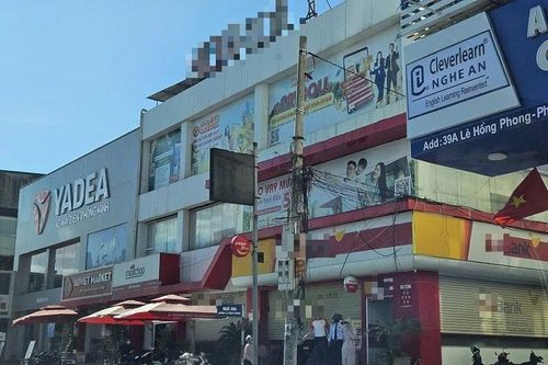 Nhân viên ngân hàng phát hiện đồng nghiệp tử vong trong nhà kho