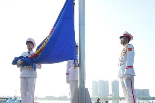 Lễ thượng cờ kỷ niệm 58 năm thành lập ASEAN và 30 năm Việt Nam gia nhập Hiệp hội diễn ra trang trọng tại Tp. HCM