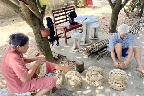 Đồng bào Khmer phát triển sinh kế từ nghề đan đát truyền thống