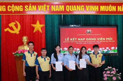 Hạt giống đỏ từ Mùa hè xanh - Bài 1: Vào Đảng ở đảo tiền tiêu