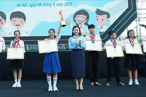 Học sinh lớp 8 giành Quán quân 'Vươn cao ước mơ' năm 2025