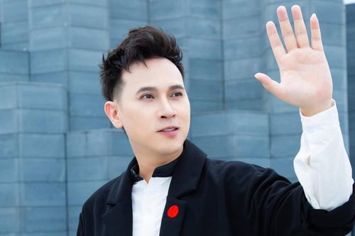Tuổi 50 ca sĩ Nguyên Vũ: Lên chức viện phó, rất giàu nhưng không có vợ con