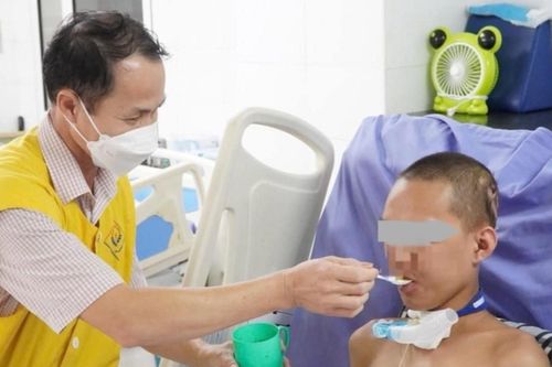 Gia đình xin về lo hậu sự, nam thanh niên bất ngờ có phản xạ, hồi sinh kỳ diệu