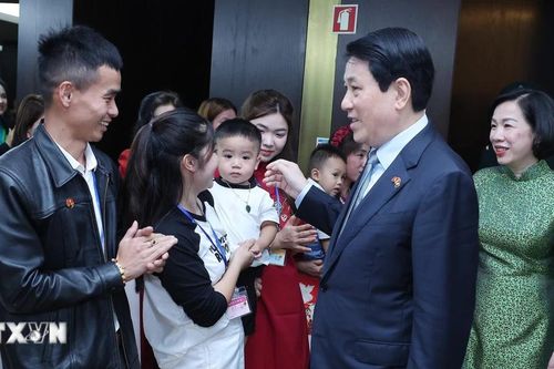 Chủ tịch nước Lương Cường gặp mặt cộng đồng người Việt Nam tại Angola