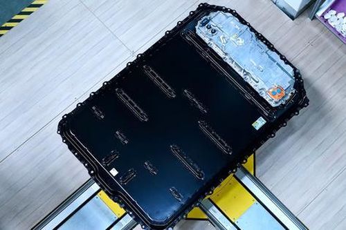 Pin thể bán rắn là nguồn năng lượng tương lai cho xe điện
