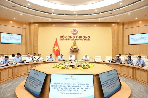 Chùm ảnh: Bộ Công Thương họp về tình hình và giải pháp đảm bảo cung cấp điện