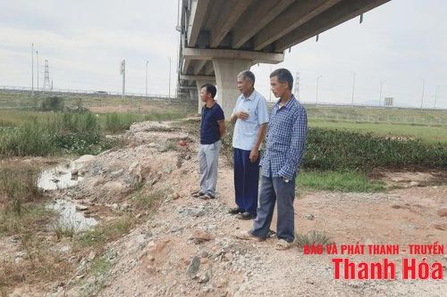 Sớm có giải pháp 'cứu' hơn 10ha đất hai lúa cho bà con thôn Làng Mật