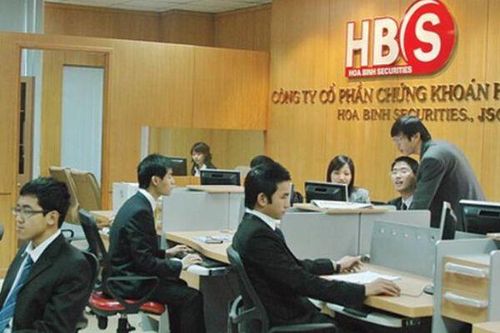 HBS truy vết dòng tiền hàng nghìn tỷ đồng ngoài sổ sách: Kiểm toán lại BCTC 2022-2024, phong tỏa 1.220 tài khoản giao dịch