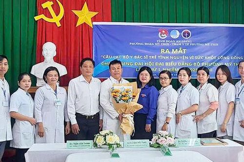 Ra mắt Câu lạc bộ 'Y bác sĩ trẻ tình nguyện vì sức khỏe cộng đồng'