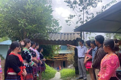 Đồng bào Mông ở Hồ Sì Pán gìn giữ hồn cốt dân tộc