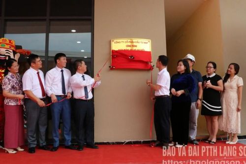 Gắn biển công trình chào mừng Đại hội đại biểu Đảng bộ UBND tỉnh