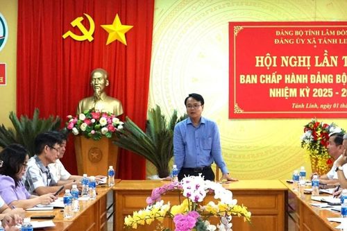 Phó Bí thư Tỉnh ủy Lâm Đồng Đặng Hồng Sỹ kiểm tra công tác vận hành bộ máy xã Tánh Linh