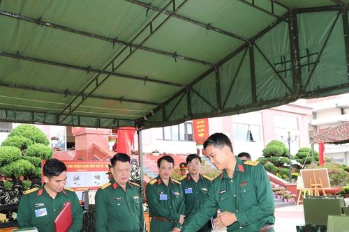 Trưng bày sáng kiến mừng Đại hội Đảng bộ Quân sự tỉnh Lâm Đồng