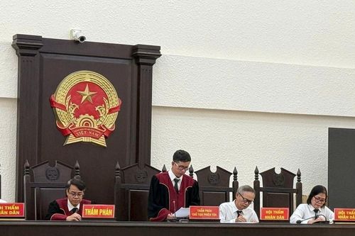 Lãnh án 10 năm tù vì tấn công học viên cùng cai nghiện