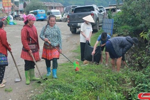Tà Xùa ra quân lập lại trật tự xây dựng, vệ sinh môi trường