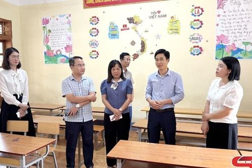 Xã Nậm Lầu kiểm tra công tác chuẩn bị năm học mới tại các trường học trên địa bàn