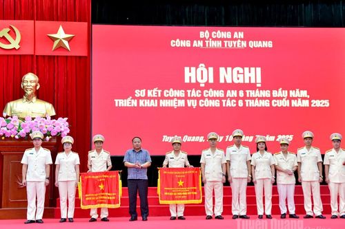 Vang chiến công trên trận tuyến thầm lặng
