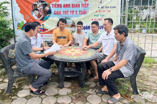 Dân khổ vì mùi hôi từ trại giống vật nuôi