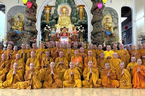 Lễ Bố-tát của chư Tăng Ni tại tổ đình Quán Thế Âm (P.Đức Nhuận) và Kim Sơn (P.Cầu Kiệu)