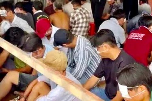 Triệt phá trường gà quy mô lớn, tạm giữ 51 đối tượng cùng hơn 200 triệu đồng